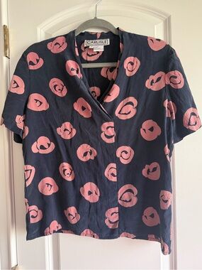 Carlisle Women’s Dark Navy & Pink Flower Print V-Neck Blouse, 100% Silk, sz. 6